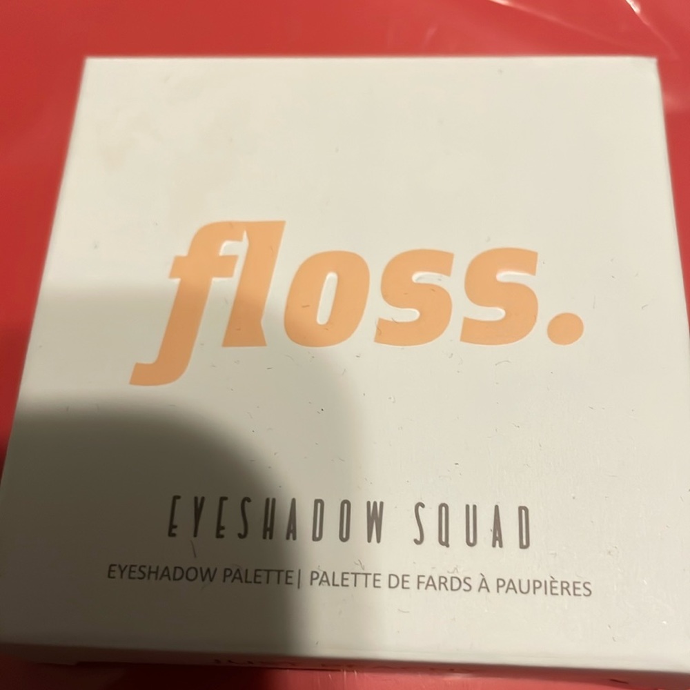 NEW Floss Beauty Eyeshadow Squad in Just Peachy